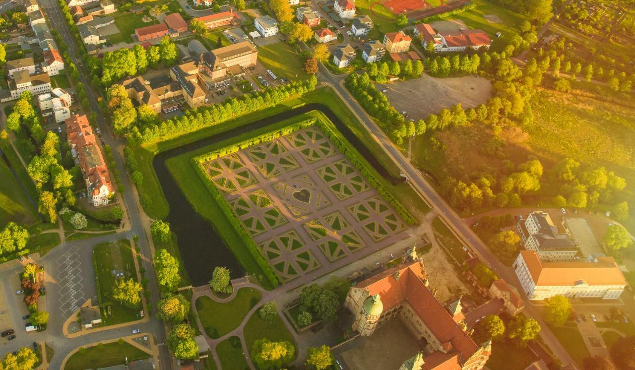 Am Schlosspark 3* Güstrow